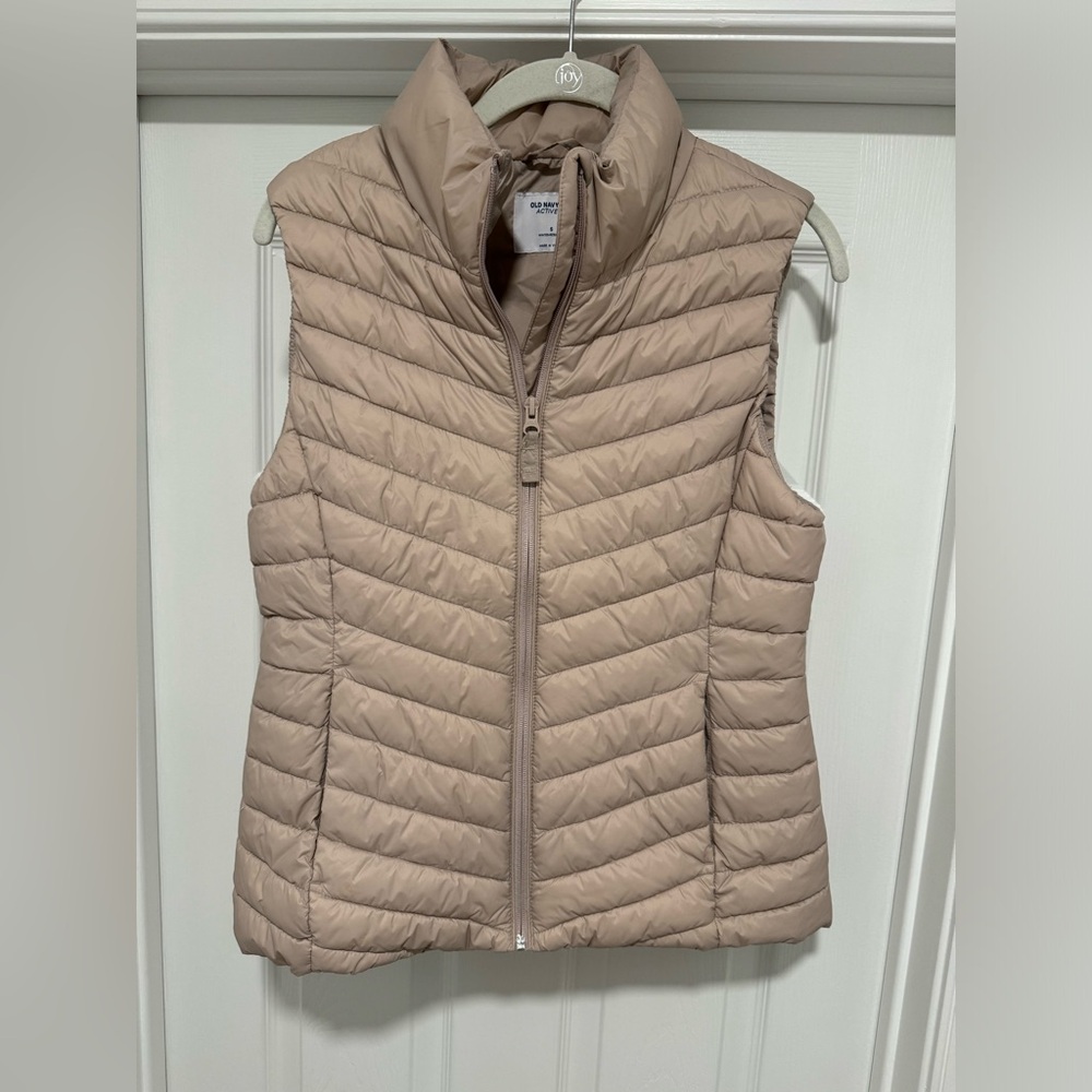Old Navy sz Small women’s Puffer Vest